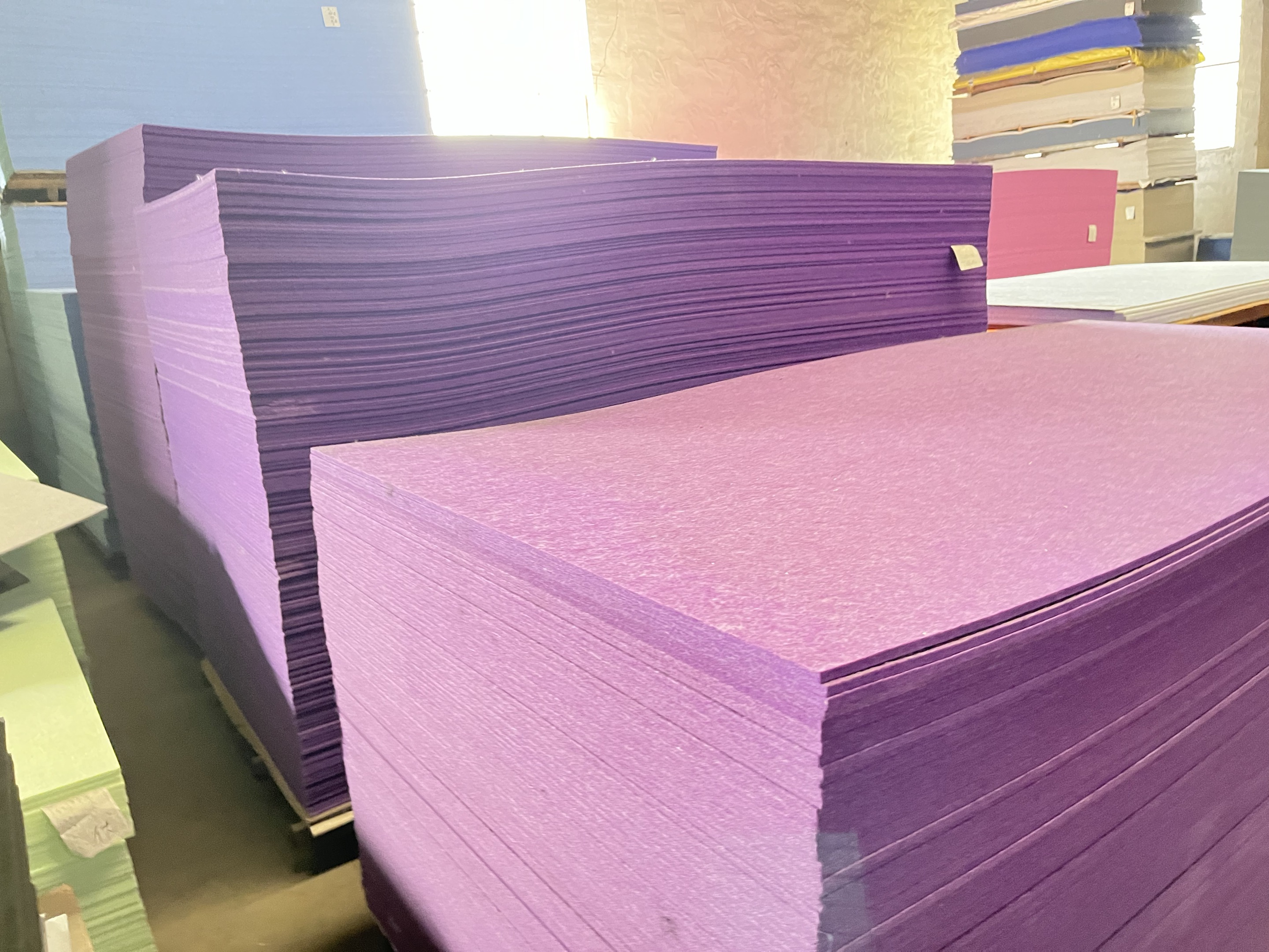 6aae733a-7260-4845-a315-03a44f17bb53.jpg 聚酯纖維吸音板